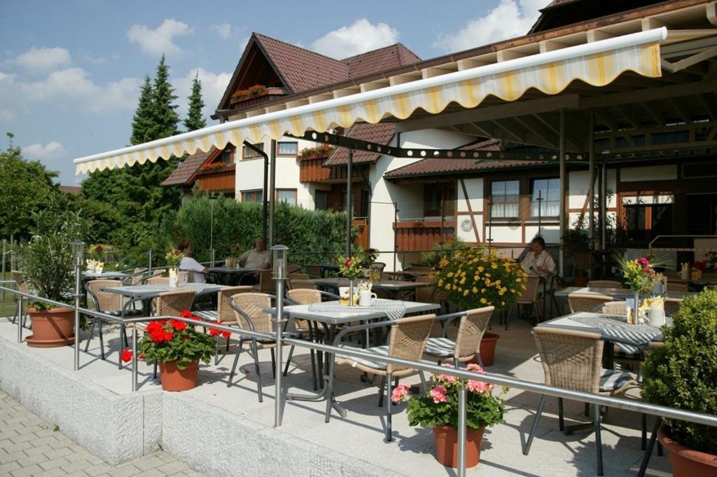Landgasthof Loewen Neubulach Exteriér fotografie